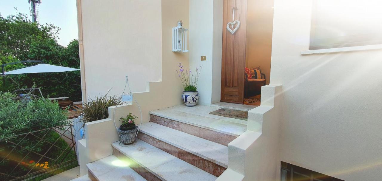Casa Madda Bed & Breakfast Selargius ภายนอก รูปภาพ